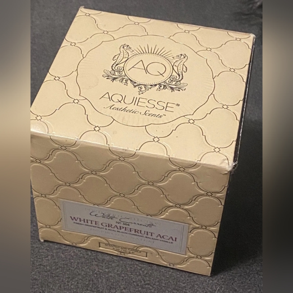 AQUIESSE Portfolio Collection White Grapefruit Acai Candle 5oz NIB~ DISCONTINUED